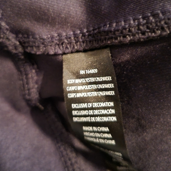 NWT-Women's Trail Tight High Rise Capris - Eddie Bauer size Large, Black - Picture 4 of 5